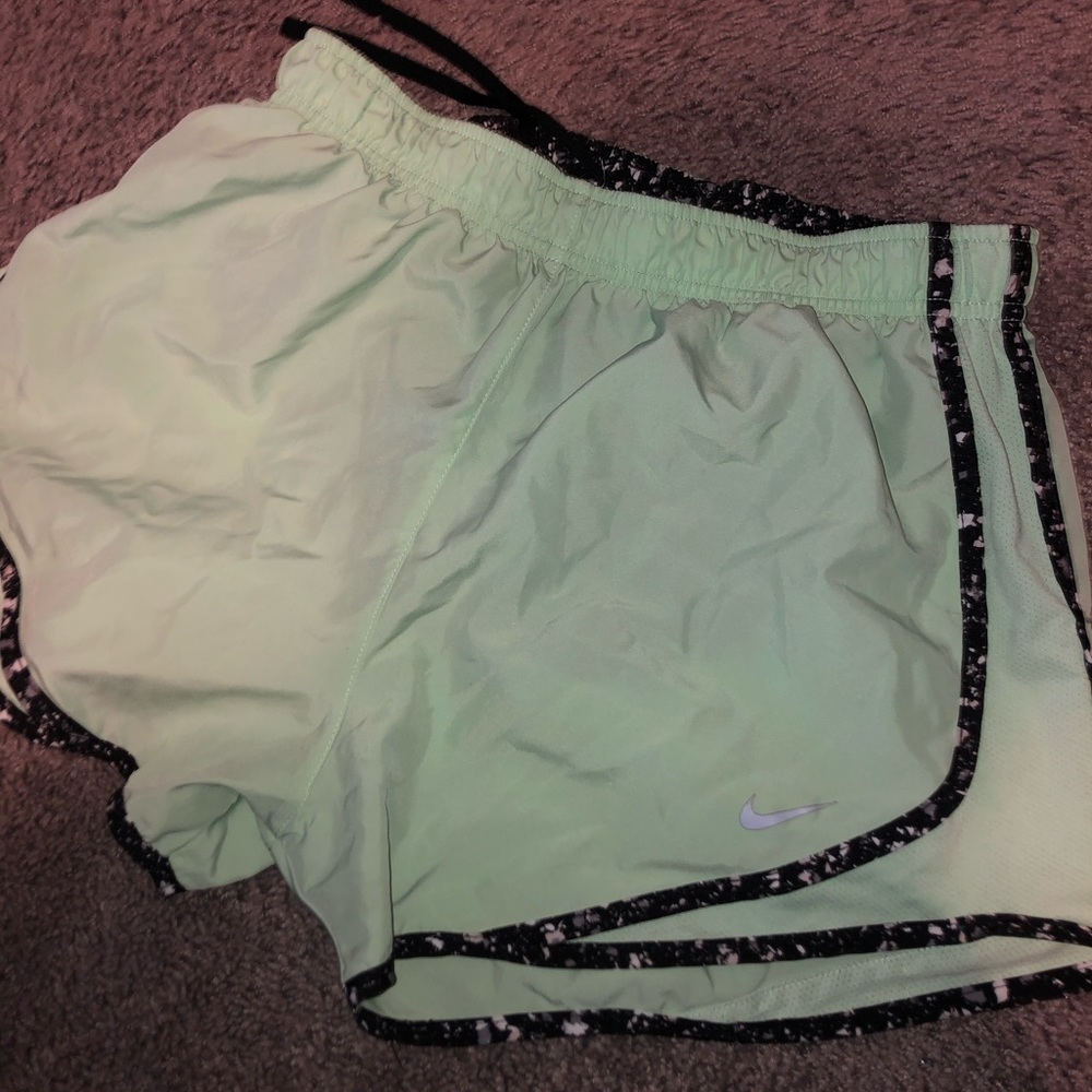✨NIKE SHORTS ✨
